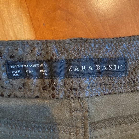 Zara Basic Jeggings in snake print in two colors with gold zippers. New. - Picture 7 of 17